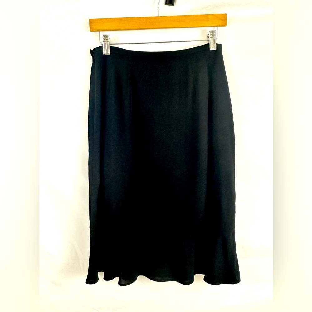 Kate Hill petite - Black Silk/Rayon Flat Front Skirt. Bottom Ruffle 8P - Picture 2 of 7
